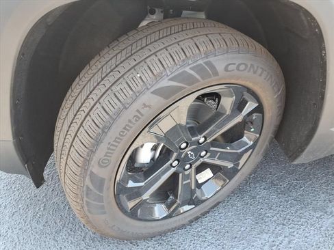 New 2027 Chevrolet Equinox LT w/ Convenience Package II AWD/4WD image 16