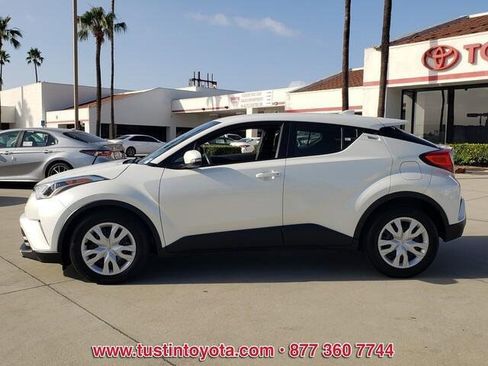 Certified 2019 Toyota C-HR LE image 2