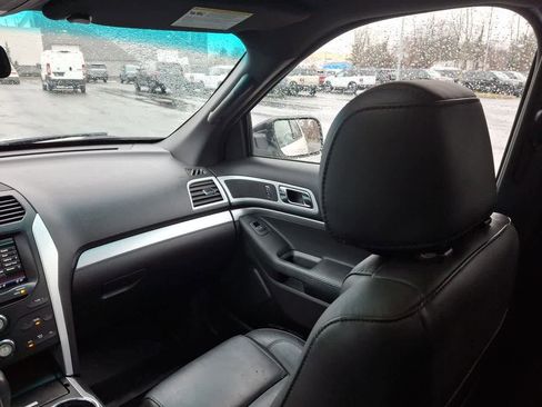 Used 2015 Ford Explorer XLT w/ Equipment Group 202A image 11