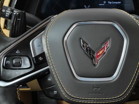 Used 2025 Chevrolet Corvette Z06 RWD image 10