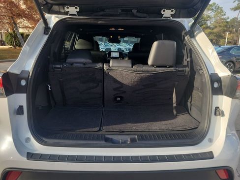 Certified 2024 Toyota Highlander XSE image 22