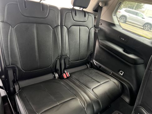 Used 2023 Jeep Grand Cherokee L Limited image 31