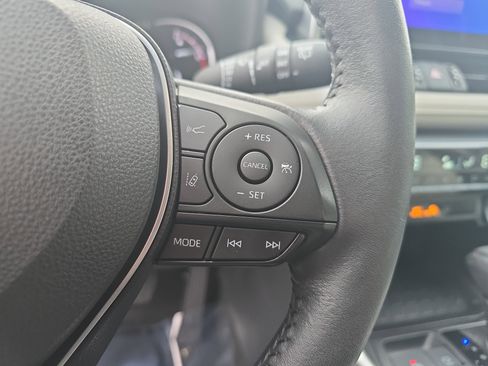 Used 2023 Toyota RAV4 XLE Premium image 19