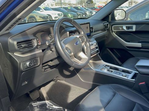Used 2022 Ford Explorer XLT w/ Equipment Group 202A image 31