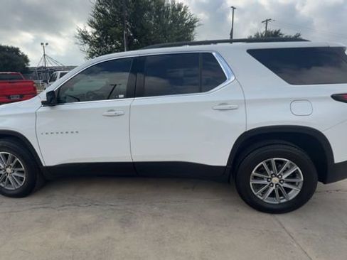 Used 2023 Chevrolet Traverse LT FWD image 5