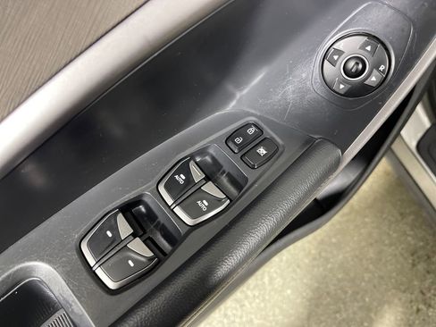 Used 2015 Hyundai Santa Fe Sport image 18