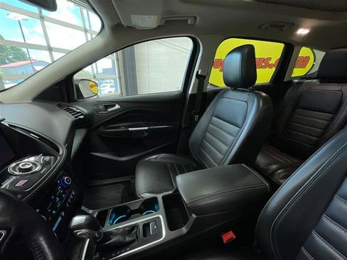 Used 2019 Ford Escape Titanium AWD/4WD image 12