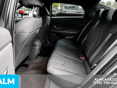 Used 2025 Hyundai Elantra Sport image 23