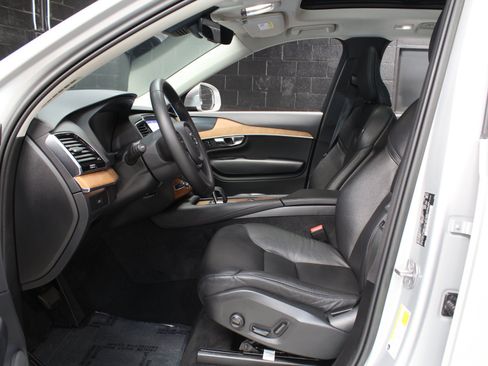 Used 2023 Volvo XC90 B6 Plus w/ Protection Package Premier AWD/4WD image 34