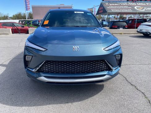 Used 2024 Buick Envista Avenir image 2