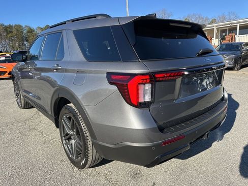 Used 2025 Ford Explorer ST-Line w/ ST-Line Street Pack image 3