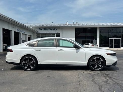 Used 2023 Honda Accord Sport image 6