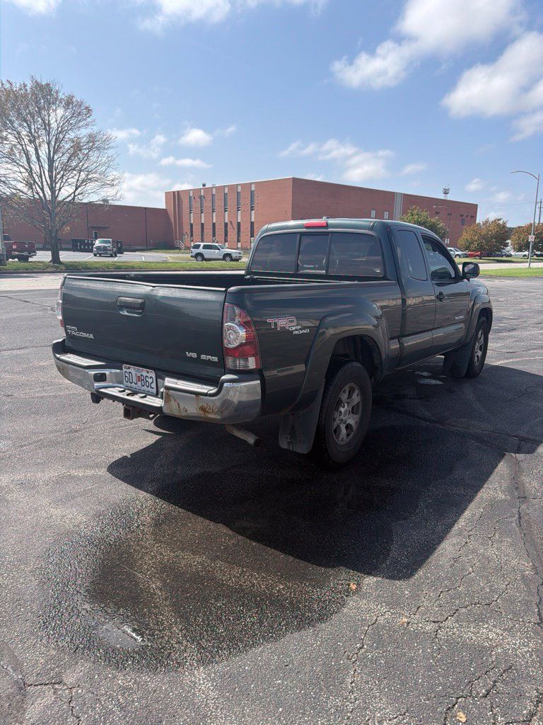 Used 2010 Toyota Tacoma 4x4 Access Cab V6 w/ TRD Off-Road Pkg image 6