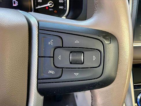 Used 2021 GMC Yukon Denali w/ Denali Premium Package image 24