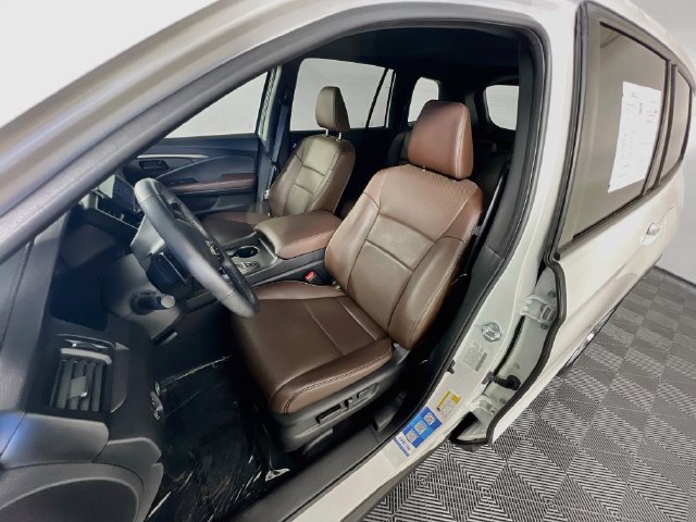 Used 2025 Honda Passport EX-L image 10