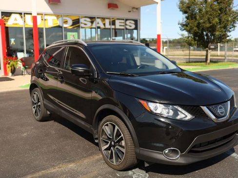 Used 2018 Nissan Rogue Sport SL w/ SL Premium Package image 3