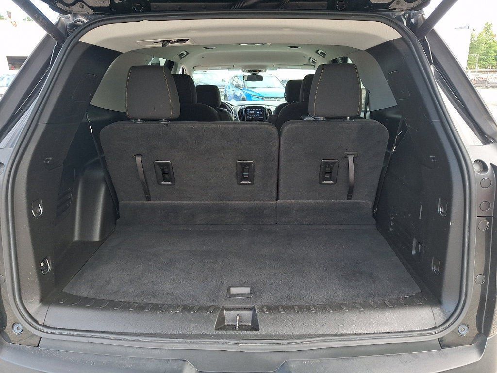 Certified 2021 Chevrolet Traverse LT FWD image 29