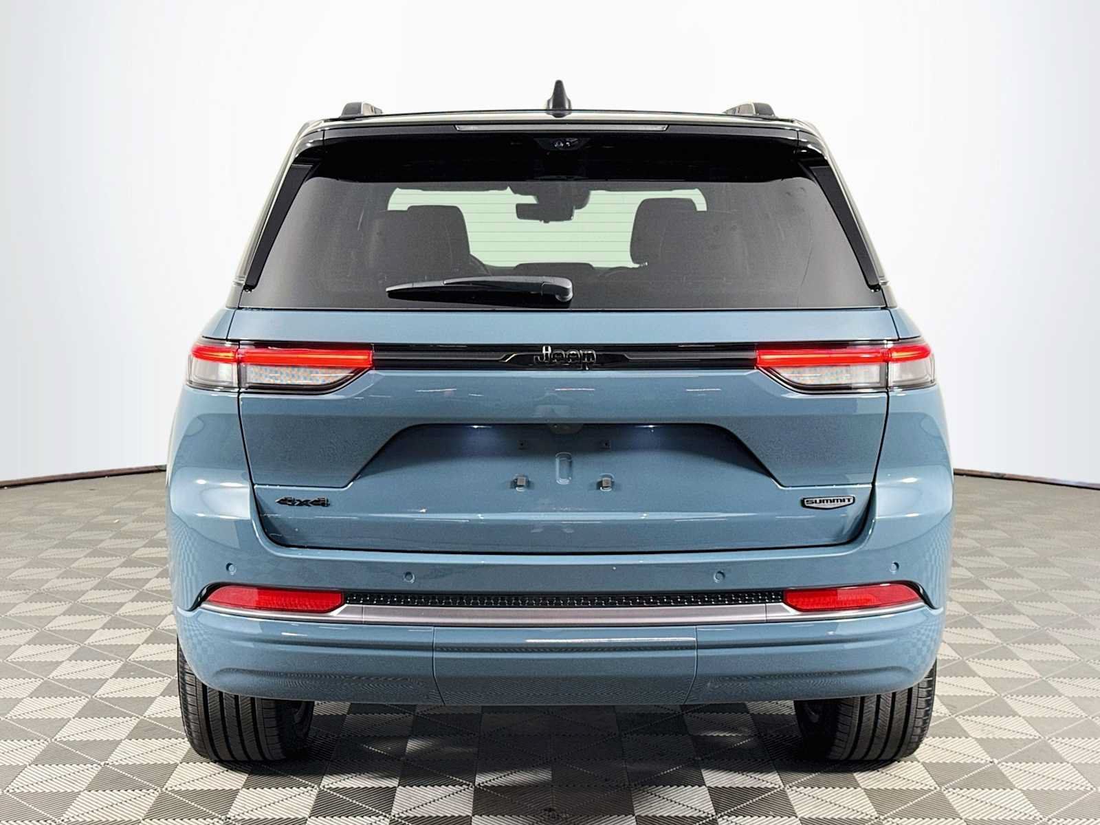 Used 2026 Jeep Grand Cherokee Summit w/ Obsidian Package AWD/4WD image 6