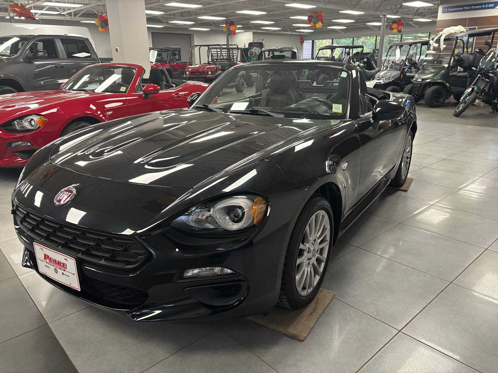 Used 2017 FIAT 124 Spider Classica RWD image 1