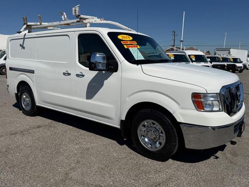 Used 2019 Nissan NV 3500 SL w/ Back Door Glass Package image 3