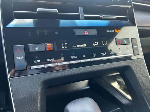 Used 2021 Toyota Avalon XLE image 24