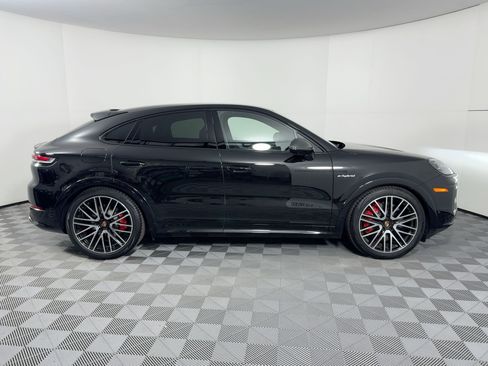 New 2025 Porsche Cayenne S AWD/4WD image 8