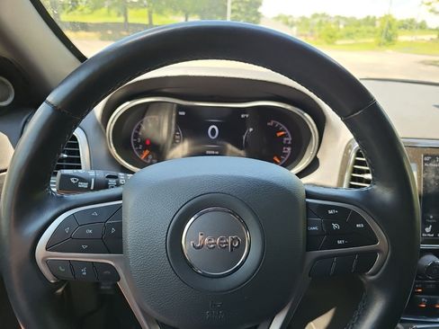 Used 2021 Jeep Grand Cherokee Laredo X AWD/4WD image 21