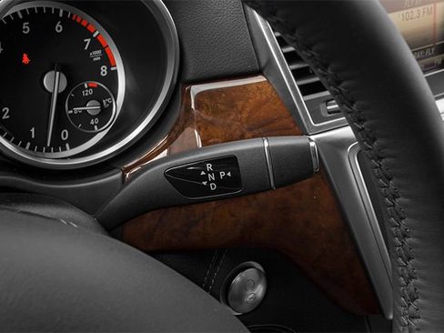 Used 2014 Mercedes-Benz GL 550 4MATIC image 11