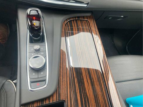 Used 2024 Cadillac Escalade Premium Luxury w/ Performance Package image 14