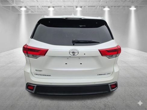 Used 2019 Toyota Highlander Limited Platinum AWD/4WD image 4