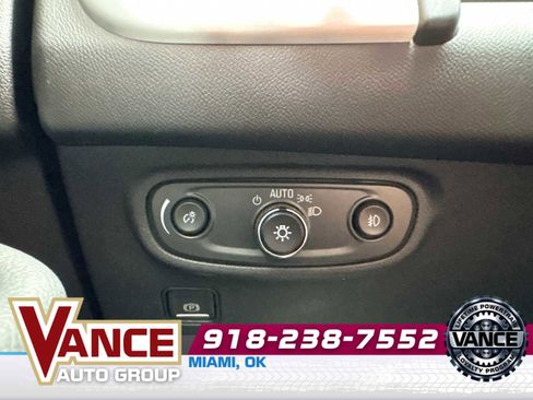 Used 2024 GMC Terrain SLT w/ Elevation Edition FWD image 30