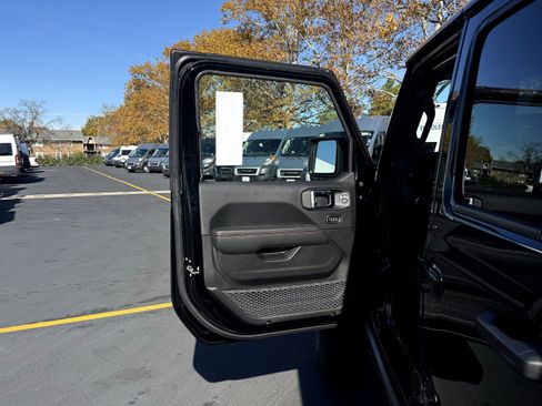 New 2026 Jeep Wrangler Unlimited Rubicon image 13