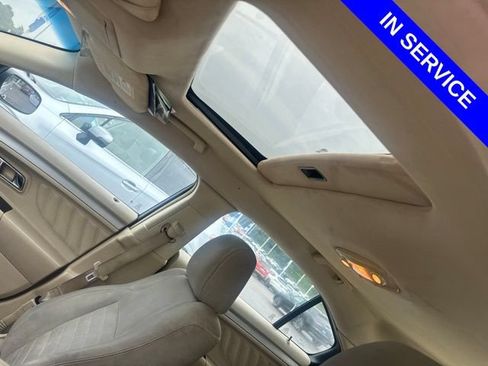 Used 2013 Ford Taurus SE FWD image 11