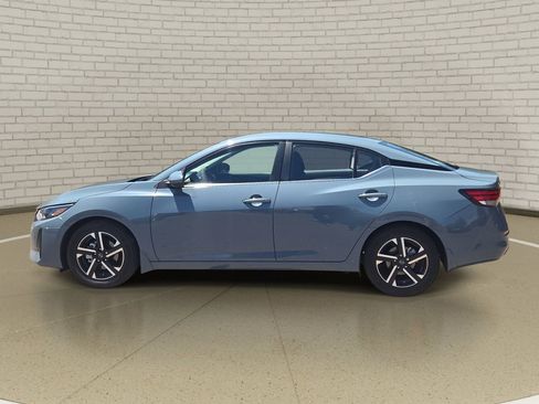 Used 2024 Nissan Sentra SV FWD image 8
