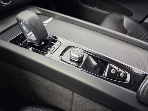 Certified 2023 Volvo XC60 B5 Core w/ Climate Package image 34