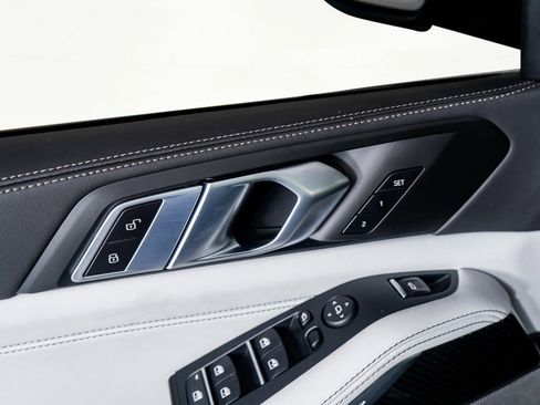 Used 2025 BMW X5 M60i w/ Premium Essential Package image 48