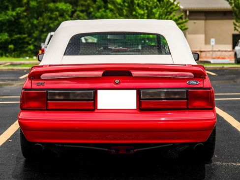 Used 1992 Ford Mustang LX image 18