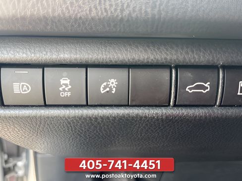 Used 2025 Toyota Camry LE FWD image 11