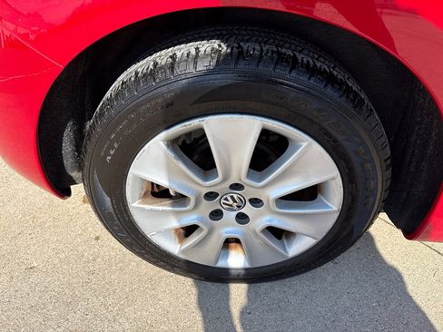 Used 2009 Volkswagen Beetle S image 18