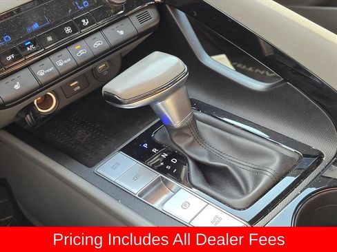 Used 2023 Hyundai Elantra SEL w/ Convenience Package FWD image 5