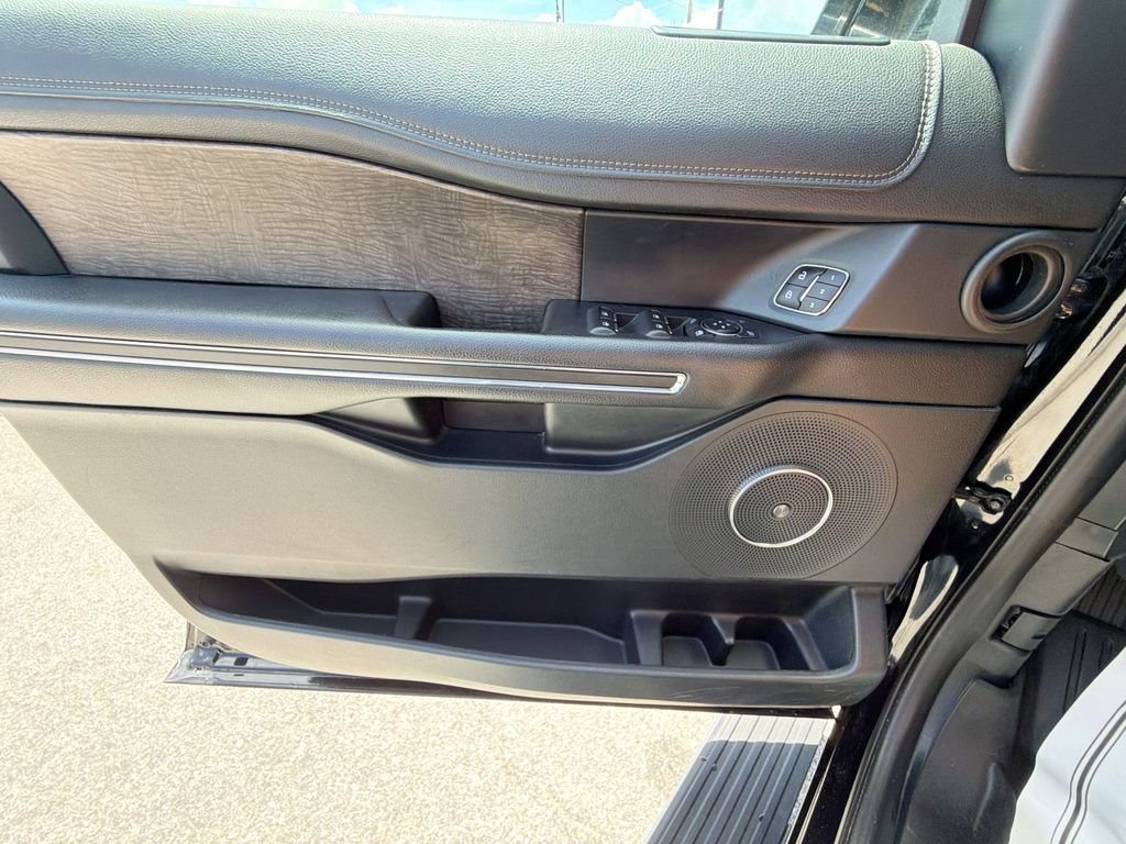 Used 2020 Ford Expedition Max Limited RWD image 26