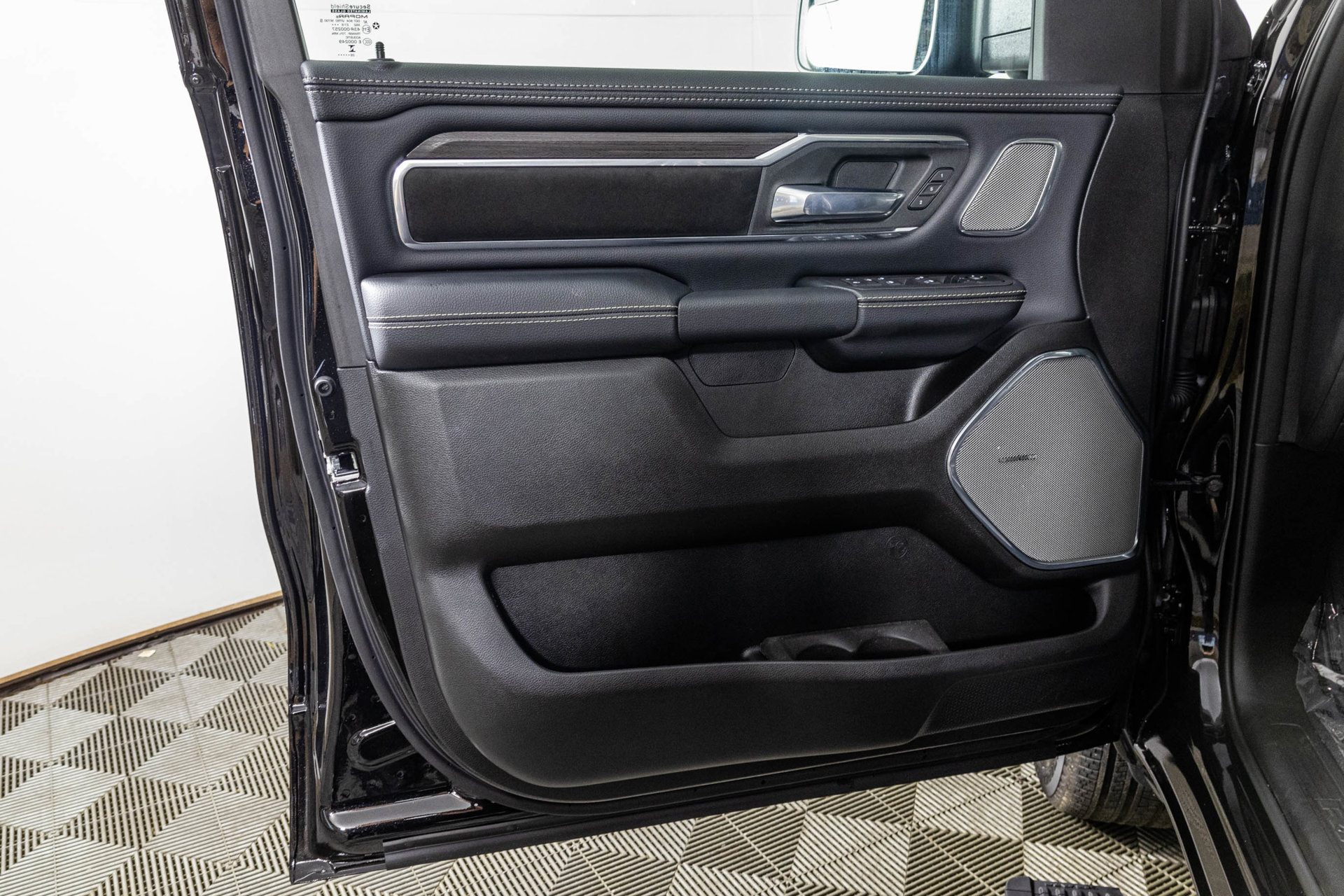 New 2027 RAM 1500 Laramie AWD/4WD image 36