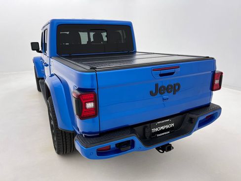 Used 2022 Jeep Gladiator Overland image 8
