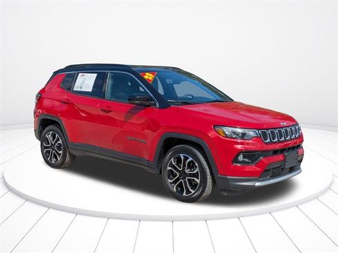 Used 2023 Jeep Compass Limited image 2