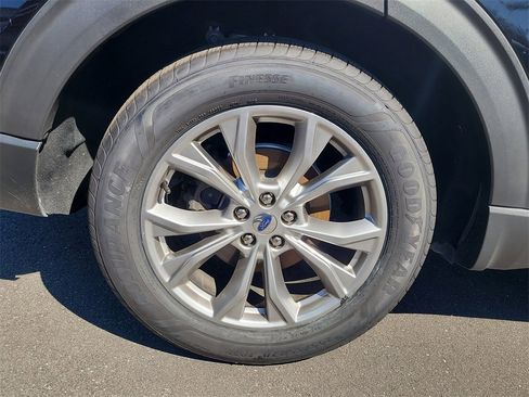 Used 2021 Ford Explorer Limited w/ Equipment Group 301A image 5