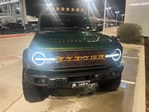 Used 2022 Ford Bronco Badlands image 2