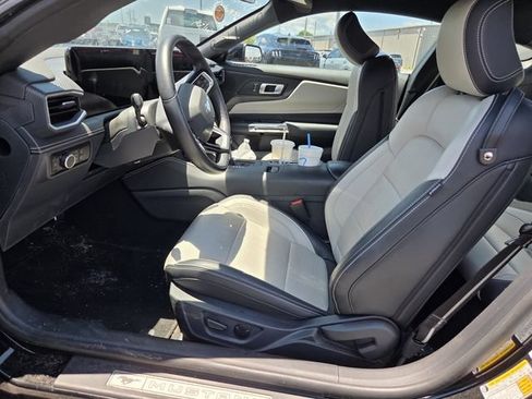Used 2025 Ford Mustang Premium RWD image 3