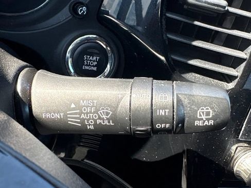 Used 2020 Mitsubishi Outlander LE AWD/4WD image 25