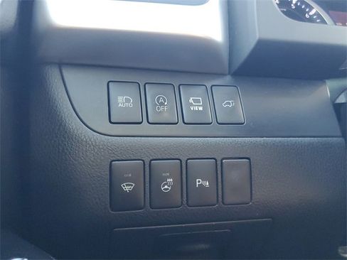 Used 2018 Toyota Highlander Limited Platinum image 30