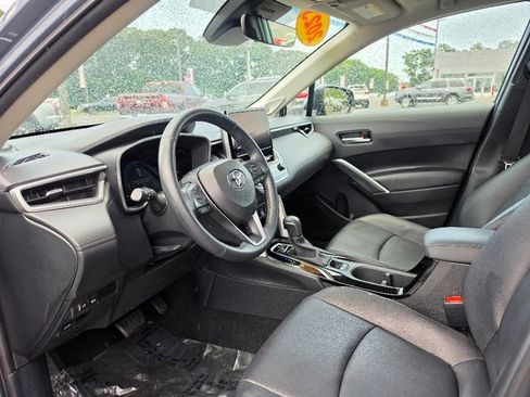 Used 2023 Toyota Corolla Cross XLE w/ Convenience Package AWD/4WD image 20